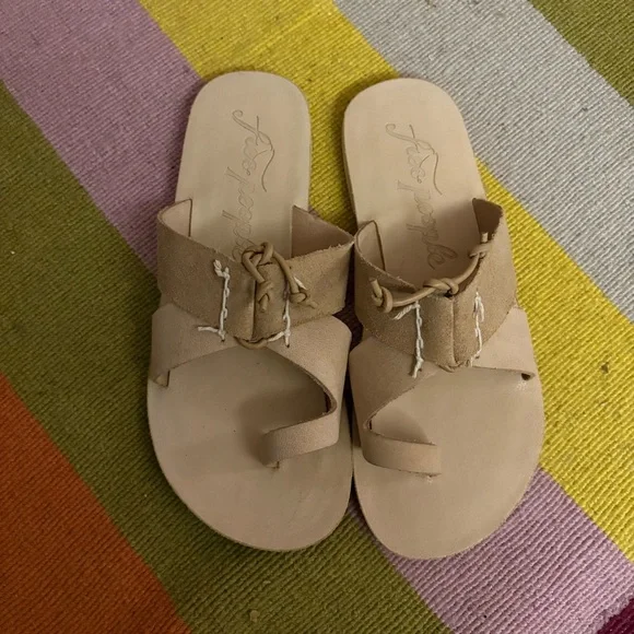 NWT Free People Sophie slip on Neutral Beige Leather Sandals 36/6 - Picture 3 of 6